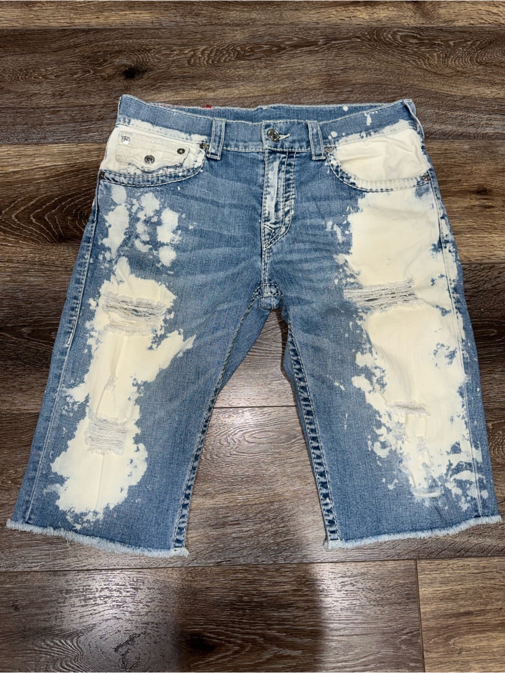 True Religion Straight Flap Big T Acid Wash Frayed Hem Cut-Off Shorts Men's 33